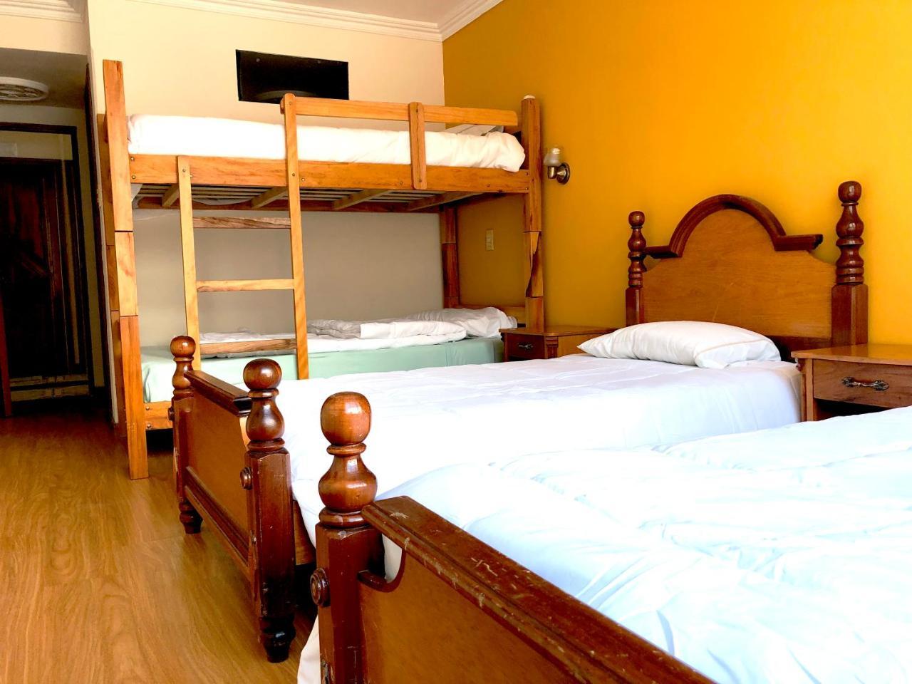 Hostel The Rooftop Bolivia La Paz